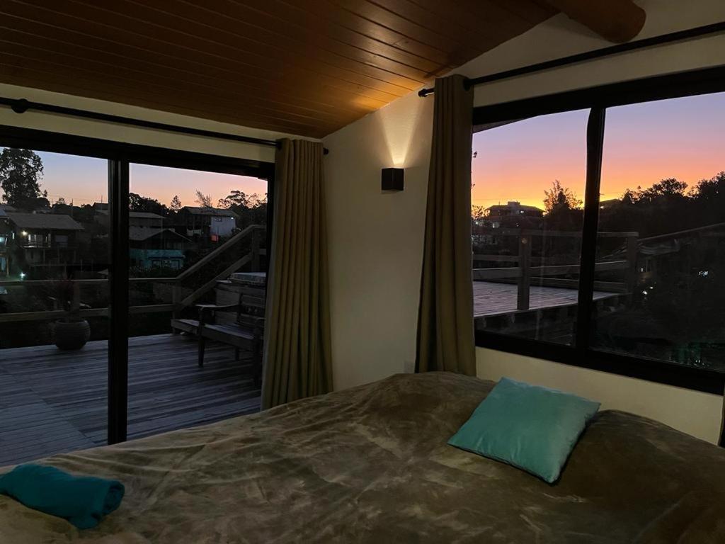 Villa Santorini Praia Do Rosa Com Piscina E Jacuzzi エクステリア 写真